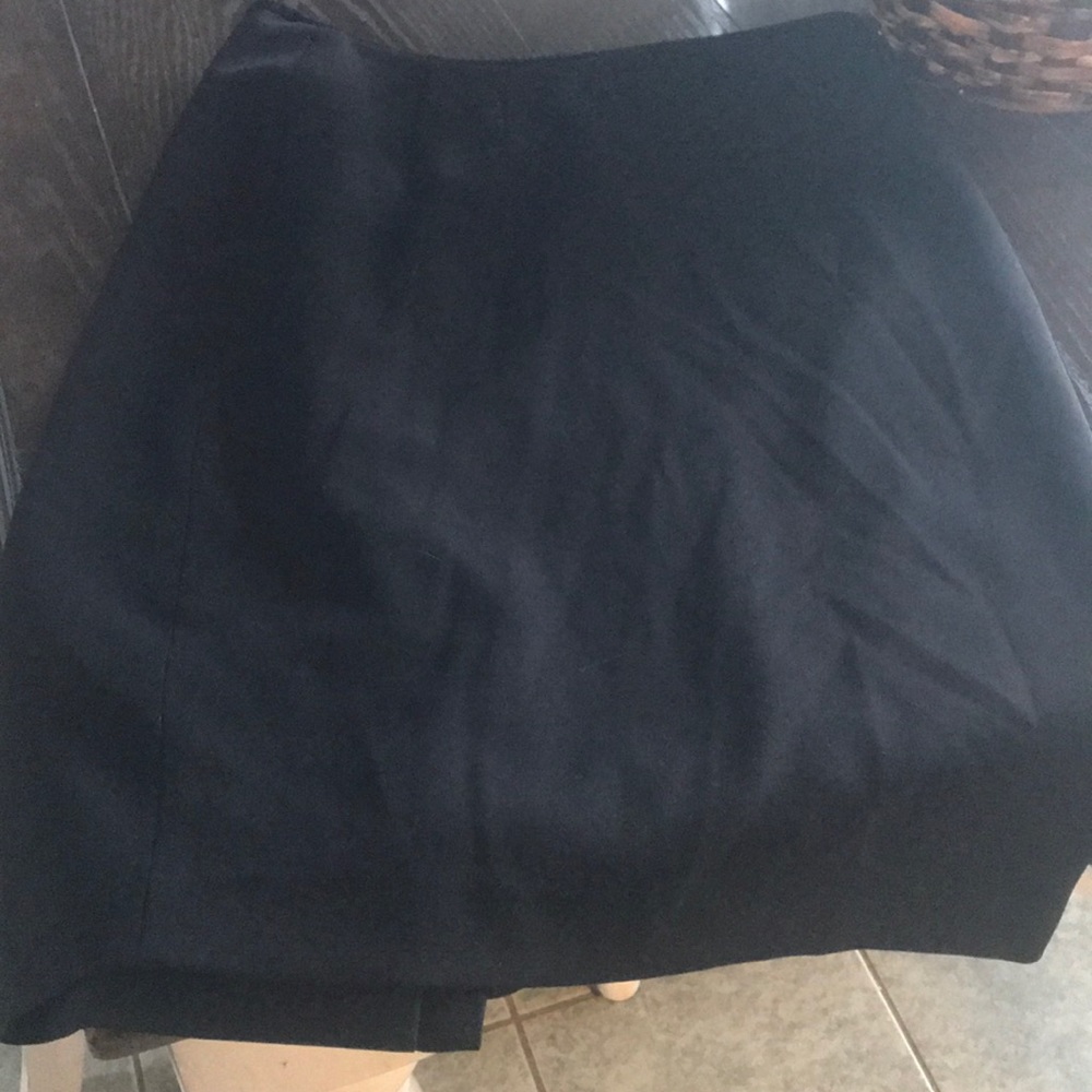 Jones Studio black pencil skirt